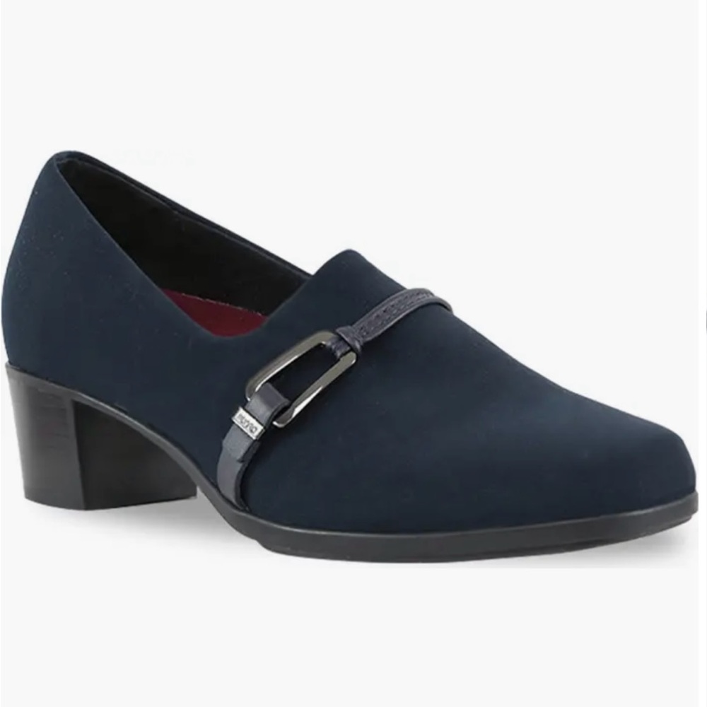 New Munro Cindi II Pump size 6.5